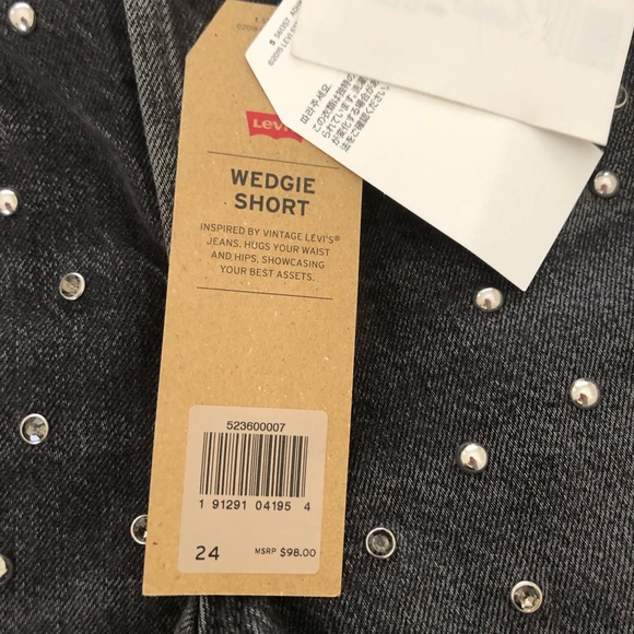 NWT Levi’s Studded High Rise Wedgie Shorts, Sz 24 - Picture 3 of 5